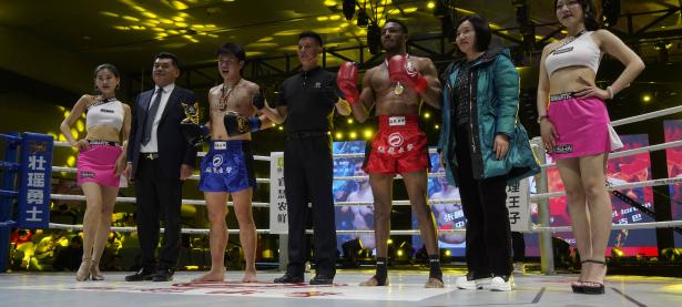 28圈官网-关于摔跤大师赛上演强强对话，瓯越貔貅队强势反弹关东灰熊队，团队配合流畅；目标直指冠军的信息