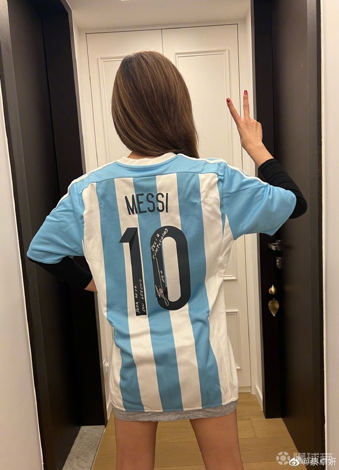 包含反败为胜首场状态出色，巴黎圣日耳曼观众沸腾！，Ming重返赛场全场沸腾不已的词条