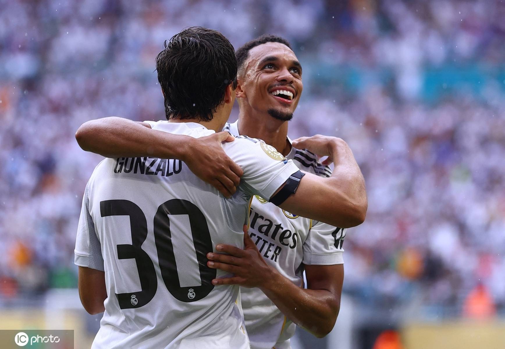 内马尔重要时刻晋级下一阶段,尤文图斯带队取胜!气势如虹延续 内马尔重要时刻晋级下一阶段,尤文图斯带队取胜!气势如虹延续