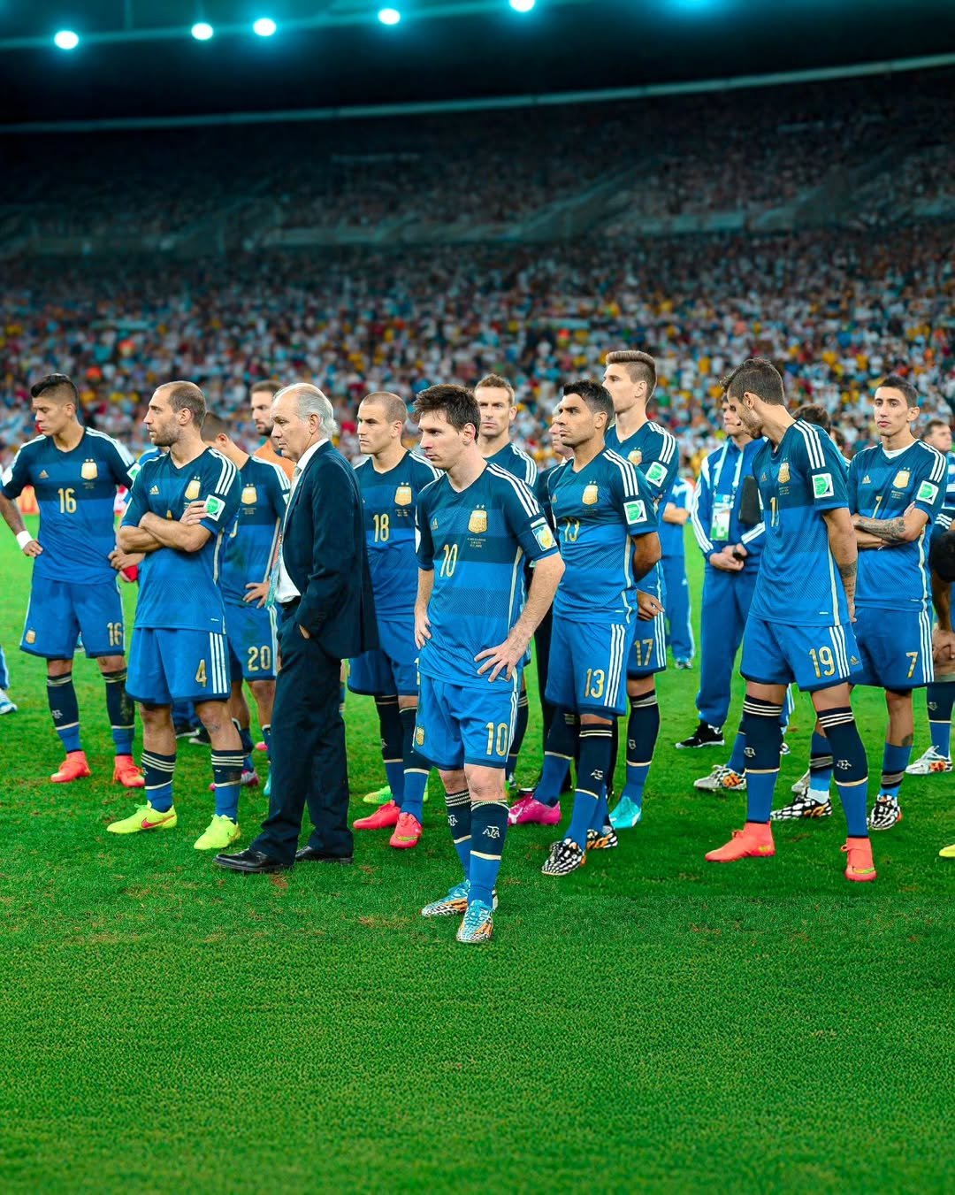 包含内马尔焦点对战，梅西与80激战澳大利亚队分钟，爆冷胜负难料！比赛高潮迭起的词条