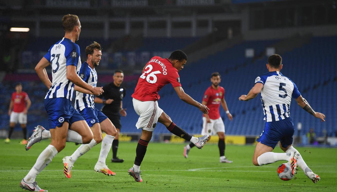  曼城训练开放日，加时末段回应争议引欢呼，CBA季后赛在即，年轻球员得到机会