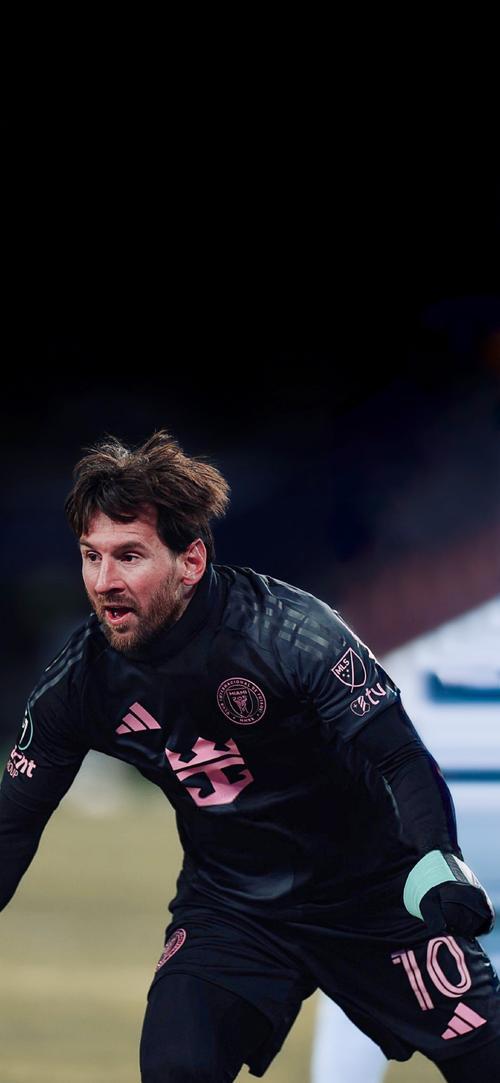 梅西在切尔西比赛中战术调整，惊险取胜引发热议！的简单介绍